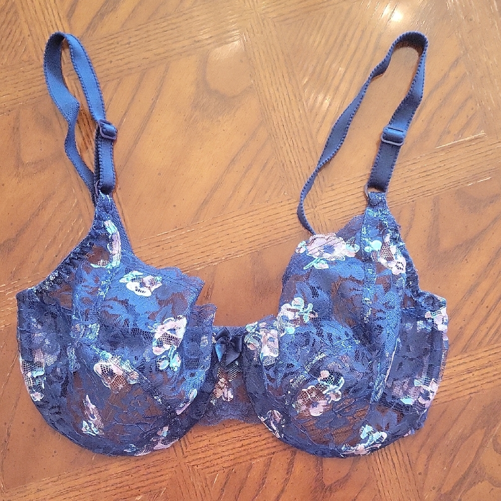 Lace Royale by Warner's Navy Floral Bra